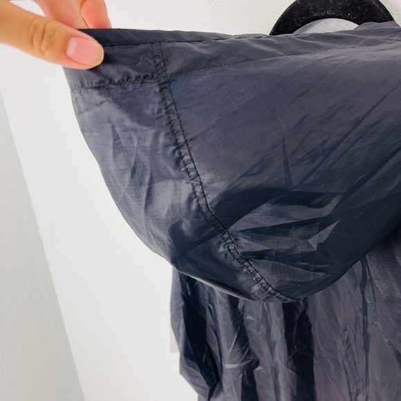 - NWT NIKE BLACK Sportswear Tech Pack Short Sleeve Vest Hoodie - Picture 11 of 12